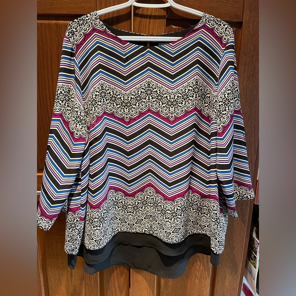 Women’s Dressy Top with 3/4 sleeves⭐️SALE 3/$20⭐️